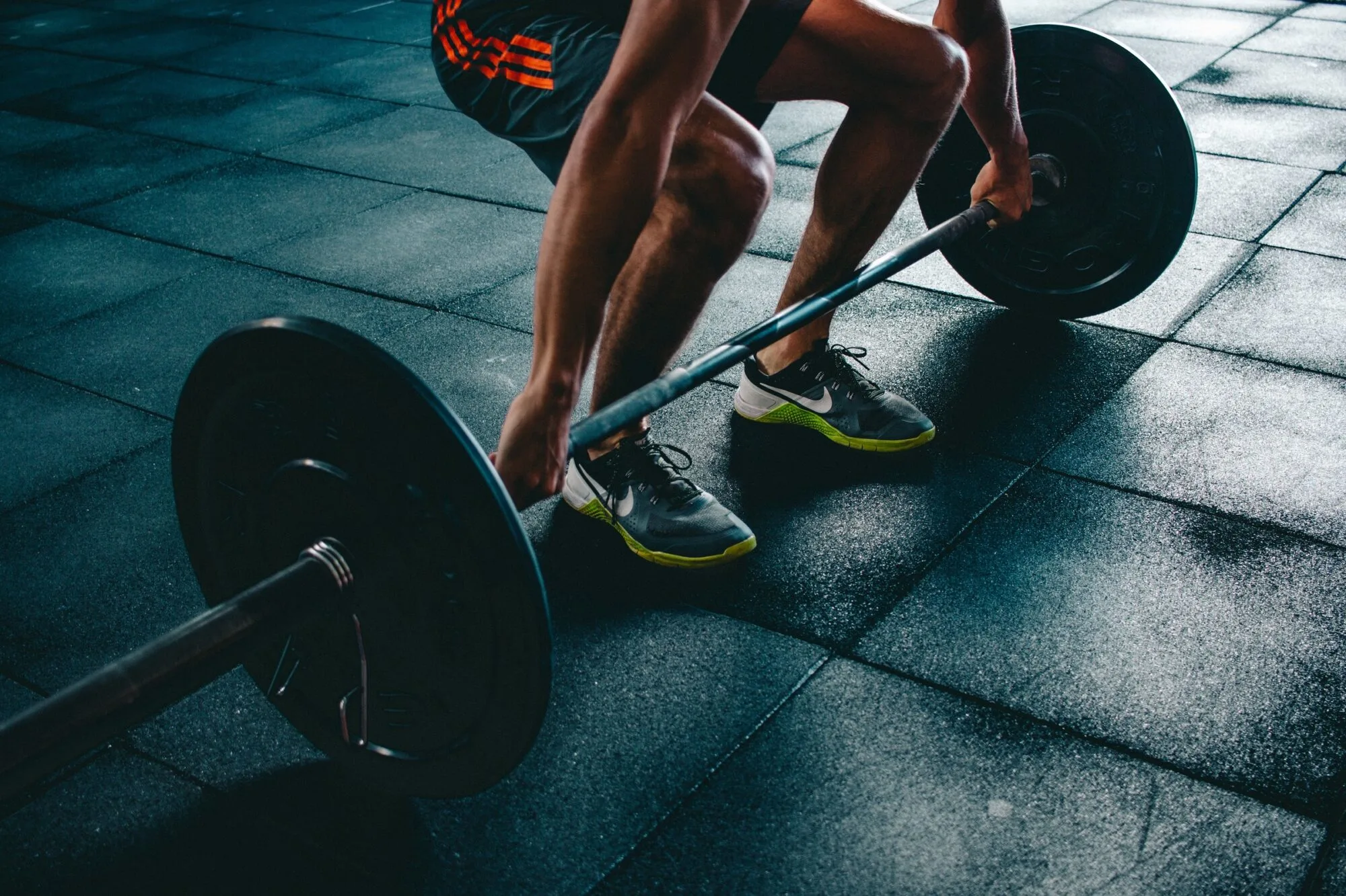 why runners lift weights and weightlifters run